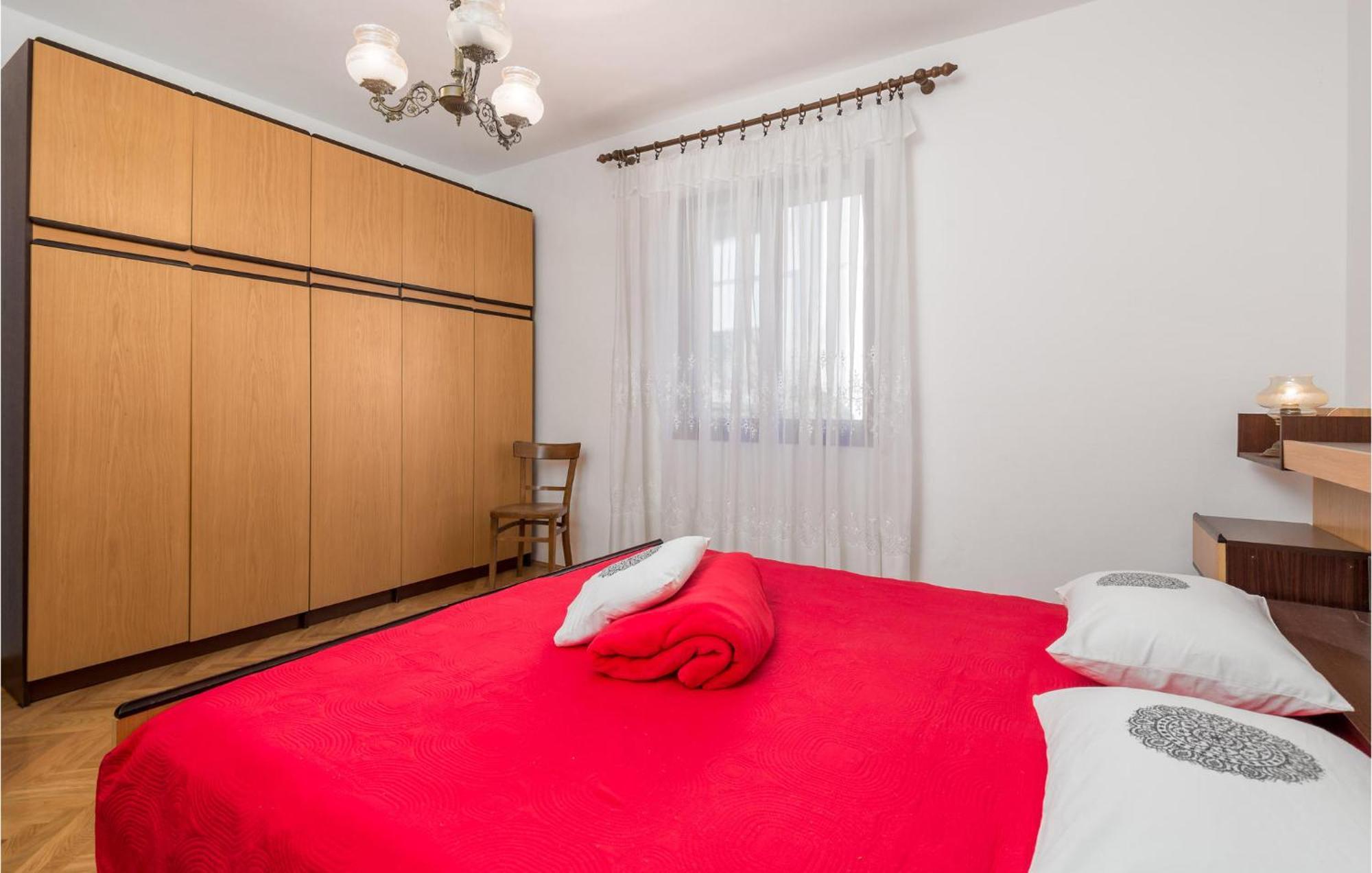 2 Bedroom Awesome Apartment In Pag Паг Екстериор снимка