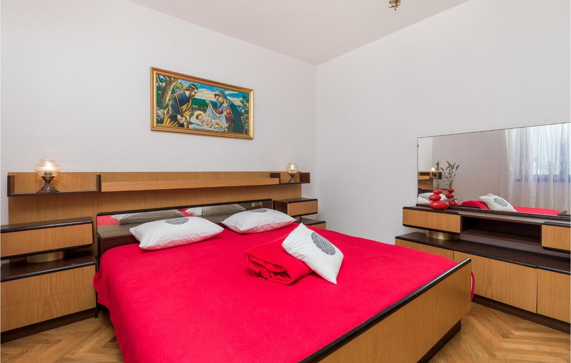 2 Bedroom Awesome Apartment In Pag Паг Екстериор снимка