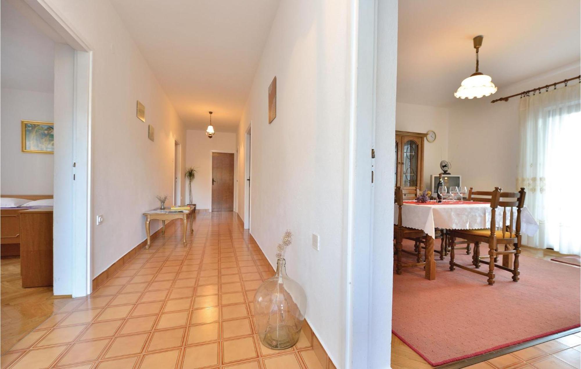2 Bedroom Awesome Apartment In Pag Паг Екстериор снимка