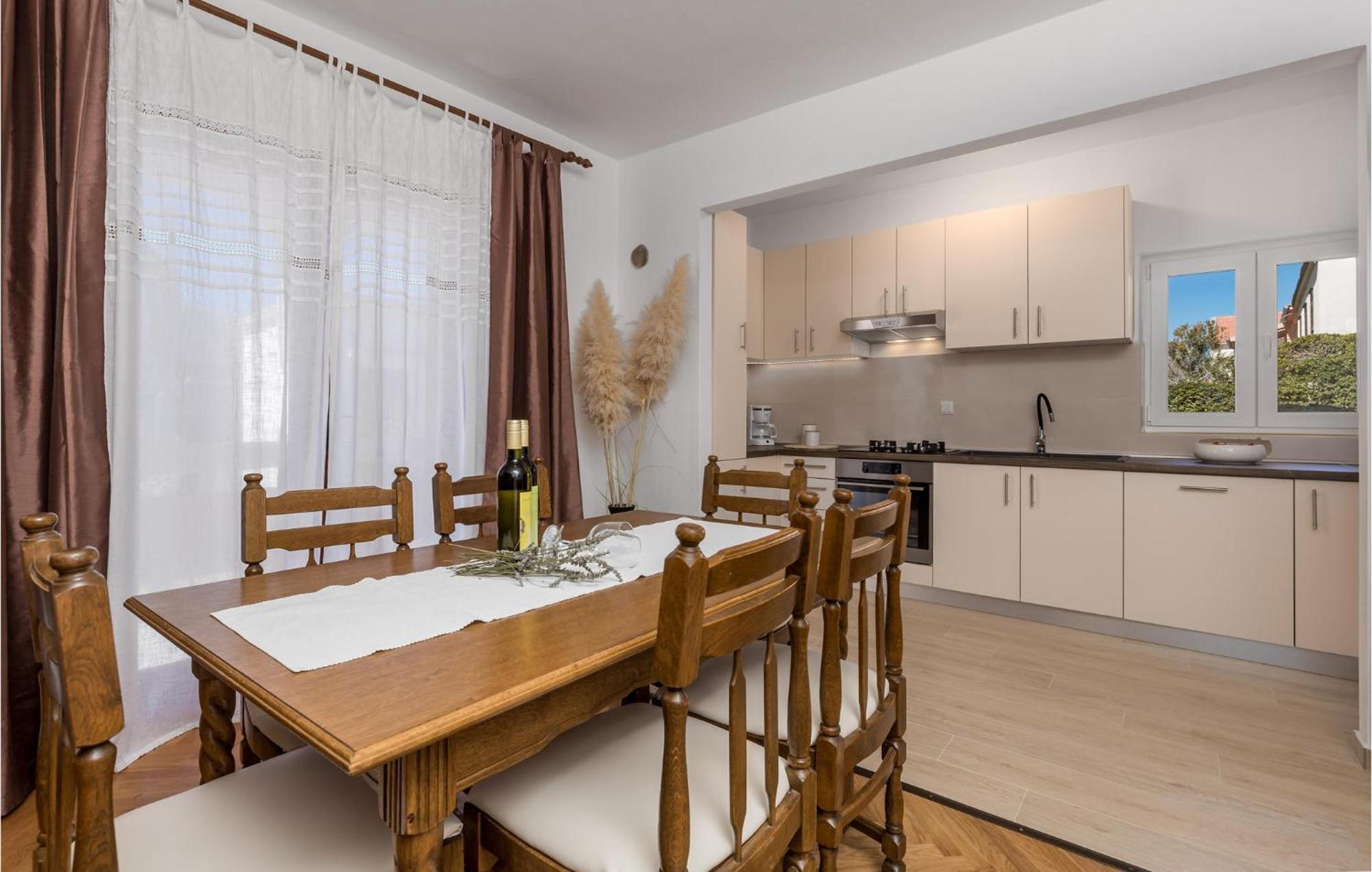 2 Bedroom Awesome Apartment In Pag Паг Екстериор снимка