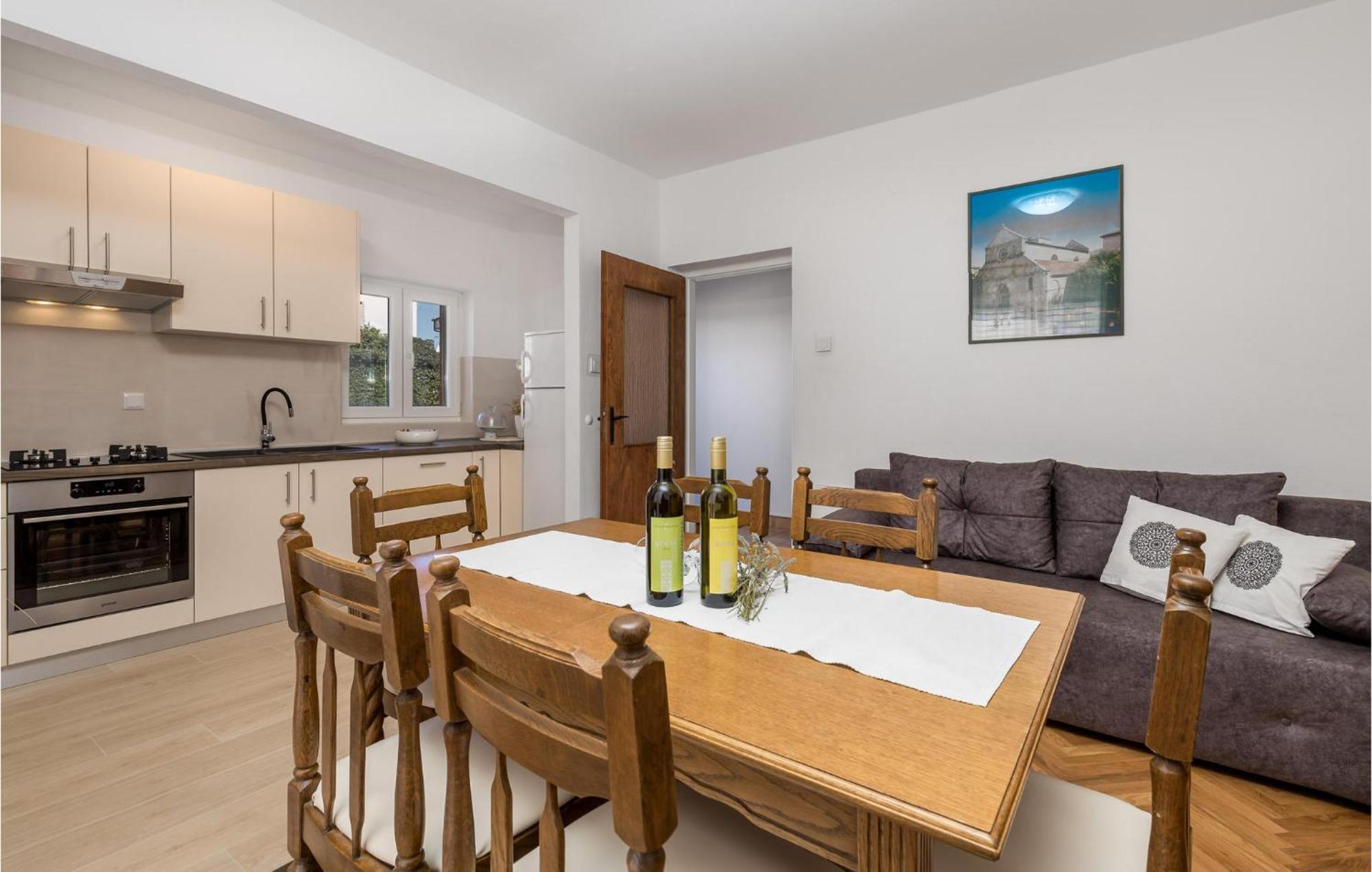 2 Bedroom Awesome Apartment In Pag Паг Екстериор снимка
